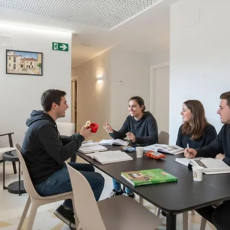 Гостевой дом Housing Puente De San Lorenzo *