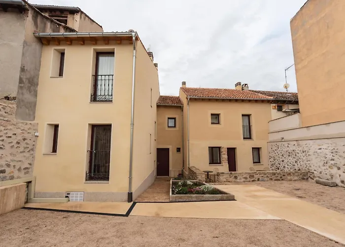 Guest house Housing Puente De San Lorenzo *