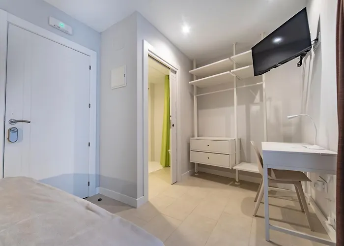 Housing Puente De San Lorenzo Guest house *