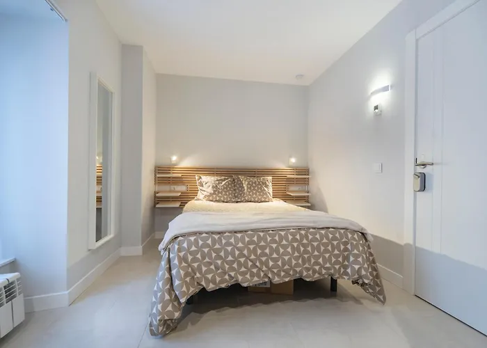 Housing Puente De San Lorenzo 招待所 *