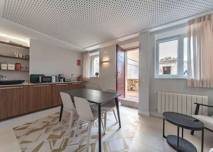 Housing Puente De San Lorenzo 招待所 *